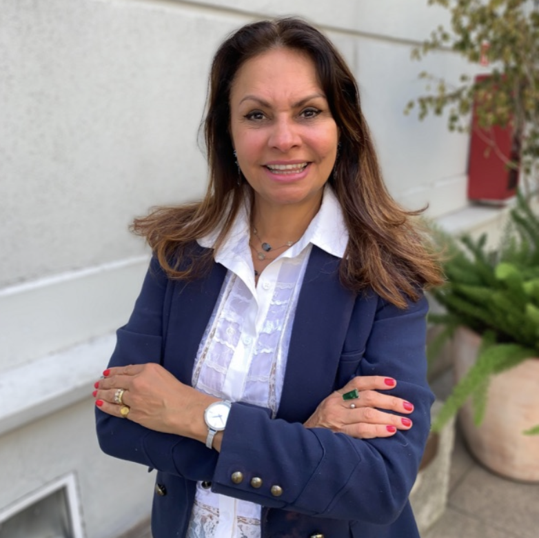 Dra. Ana Silva, Especialista em Acupuntura
